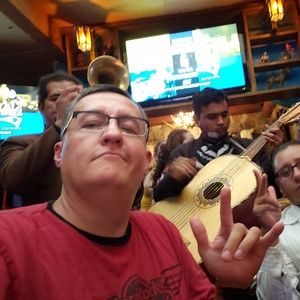 Meet your Posher, Gustavo